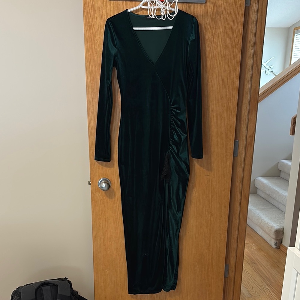 Fashion Nova Green Bodycon Long Sleeve V-Neck Dress
